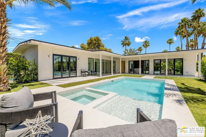 2020 E Amado Road, Palm Springs, California 92262