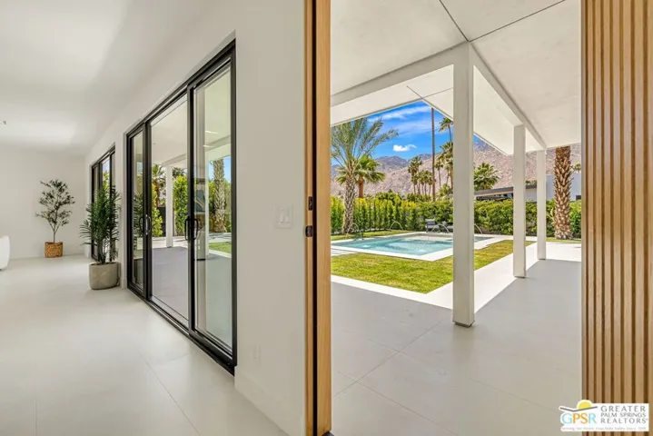 2020 E Amado Road, Palm Springs, California 92262