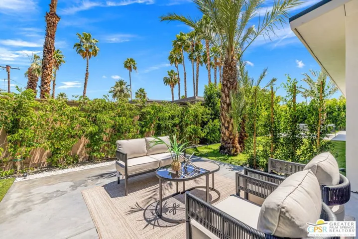 2020 E Amado Road, Palm Springs, California 92262