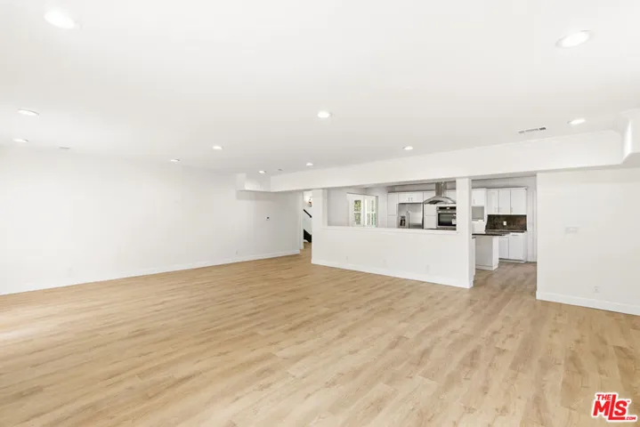 23114 Mariano Street, Woodland Hills, California 91367