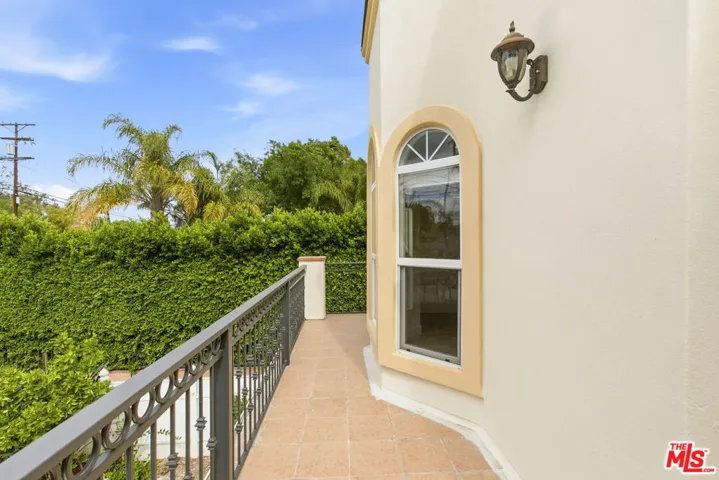 23114 Mariano Street, Woodland Hills, California 91367