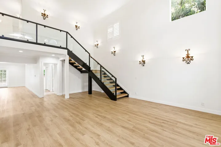 23114 Mariano Street, Woodland Hills, California 91367