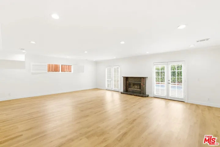 23114 Mariano Street, Woodland Hills, California 91367