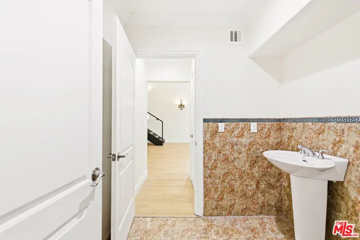 23114 Mariano Street, Woodland Hills, California 91367