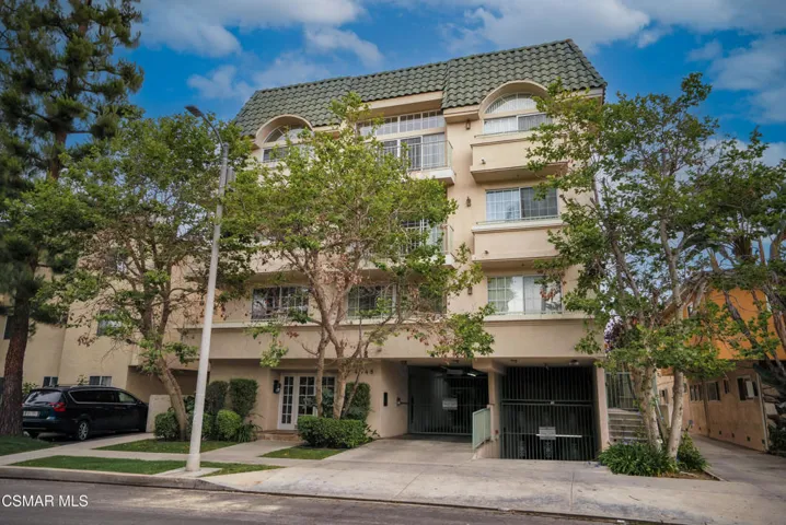 4348 Mammoth Ave-4