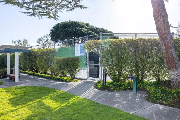 290 Billingsgate Lane, Foster City, California 94404