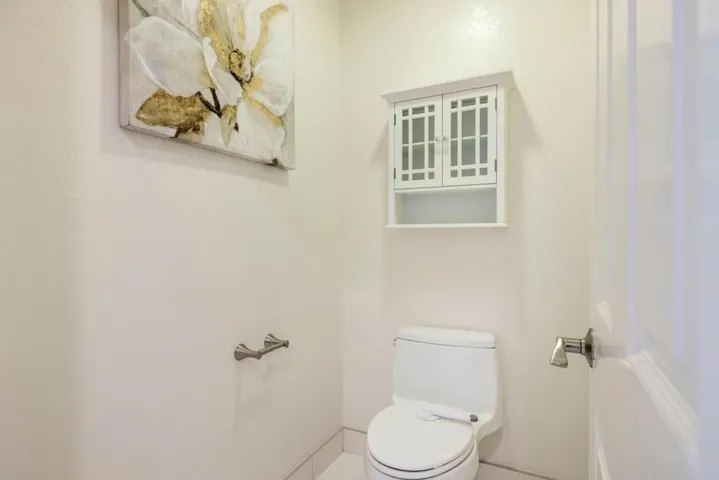 290 Billingsgate Lane, Foster City, California 94404