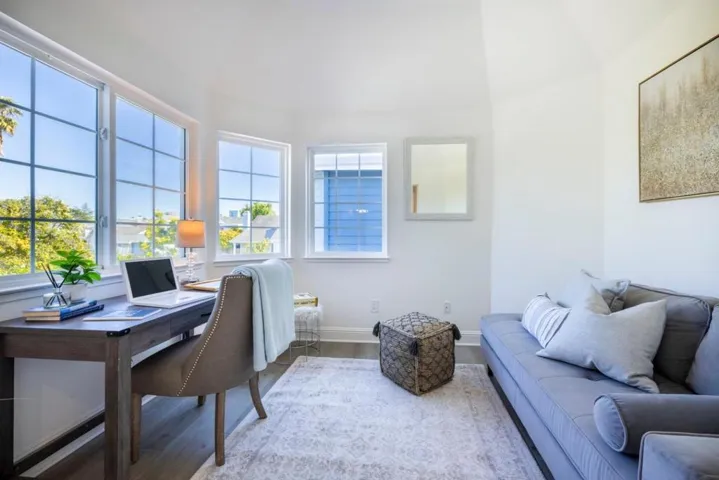 290 Billingsgate Lane, Foster City, California 94404