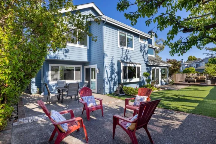 290 Billingsgate Lane, Foster City, California 94404