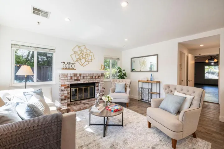290 Billingsgate Lane, Foster City, California 94404
