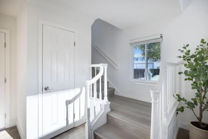 290 Billingsgate Lane, Foster City, California 94404