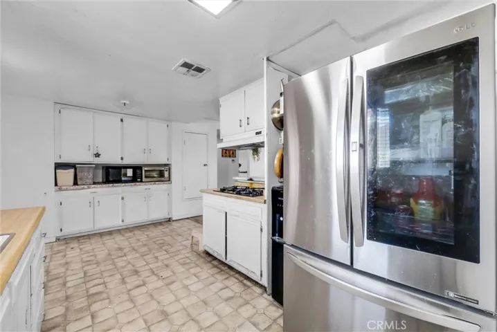 6254 Stanton, Highland, California 92346