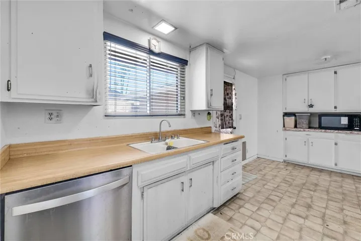 6254 Stanton, Highland, California 92346