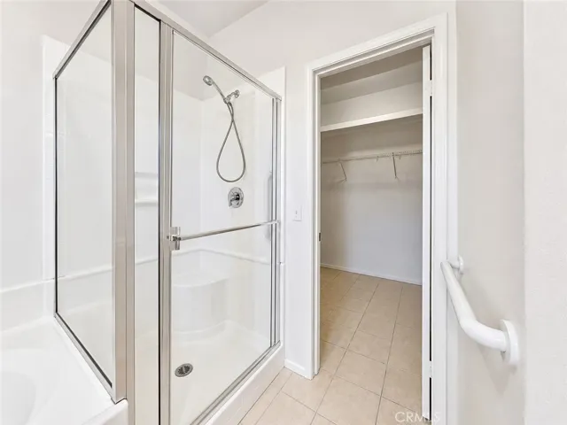 Main Bathroom/main closet