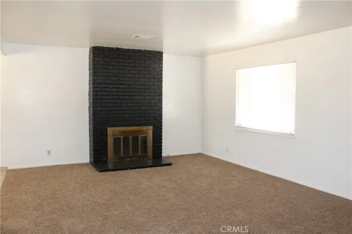 15975 Venango Road, Apple Valley, California 92307