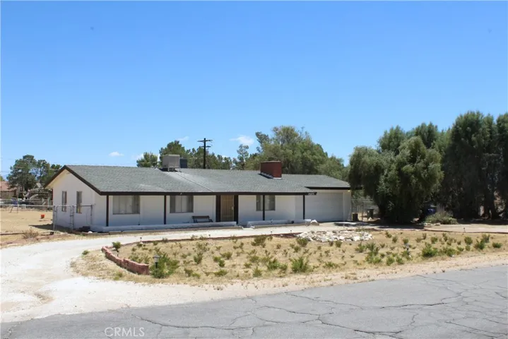 15975 Venango Road, Apple Valley, California 92307