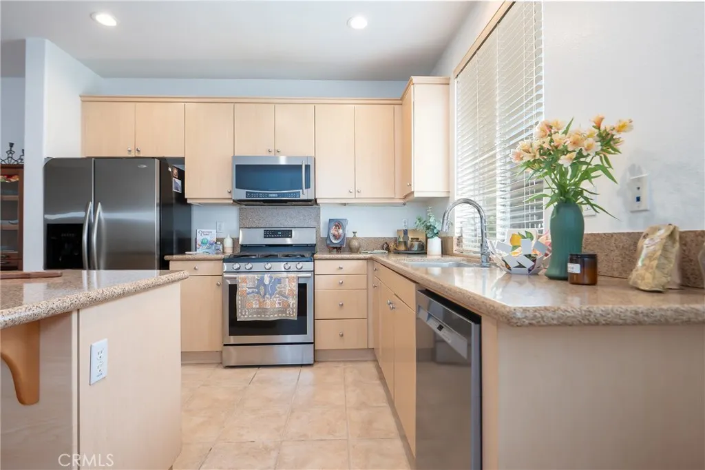 lots of cabinet space