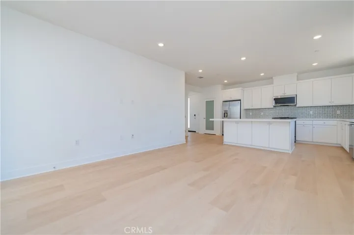446 Lobata, Irvine, California 92618