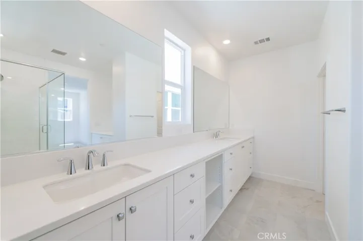 446 Lobata, Irvine, California 92618