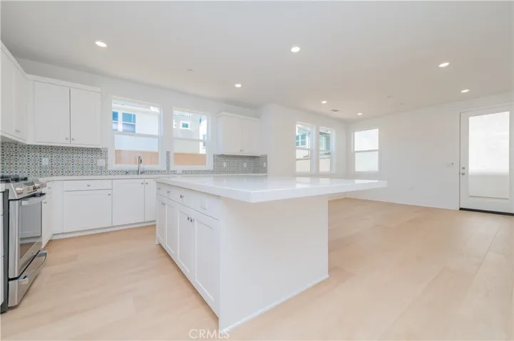 446 Lobata, Irvine, California 92618