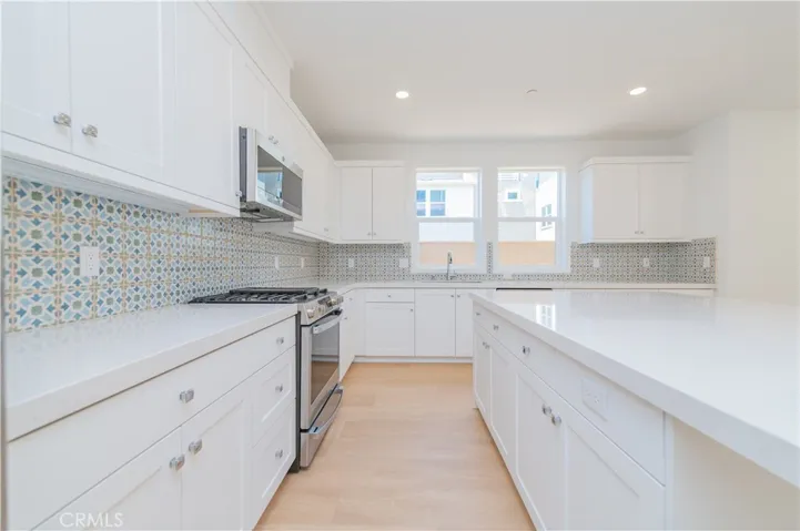 446 Lobata, Irvine, California 92618