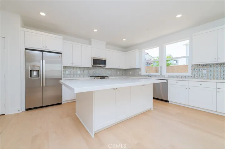 446 Lobata, Irvine, California 92618