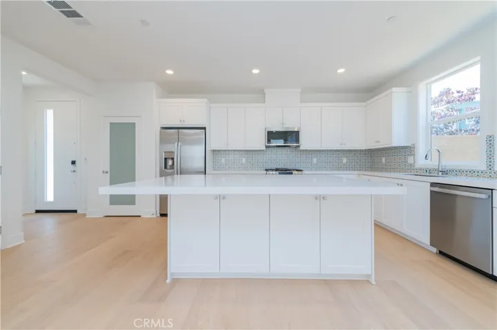 446 Lobata, Irvine, California 92618