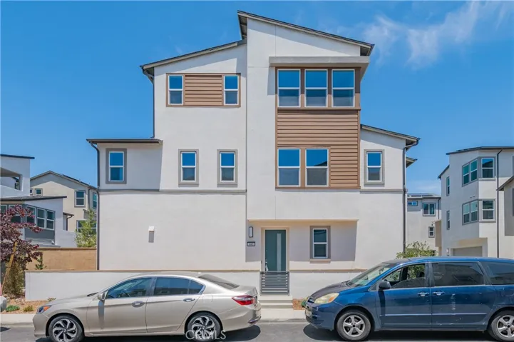 446 Lobata, Irvine, California 92618