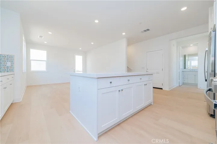 446 Lobata, Irvine, California 92618