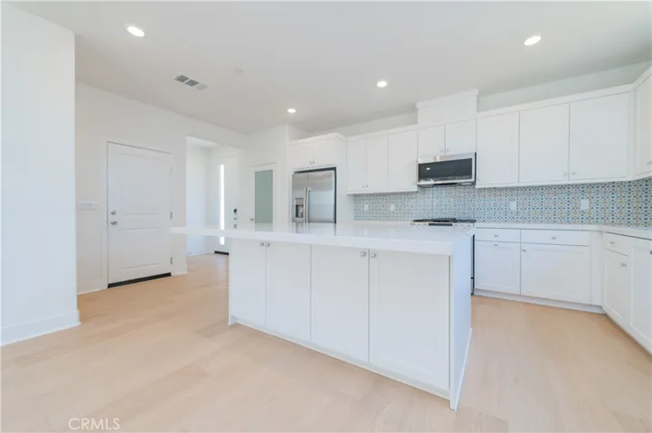 446 Lobata, Irvine, California 92618