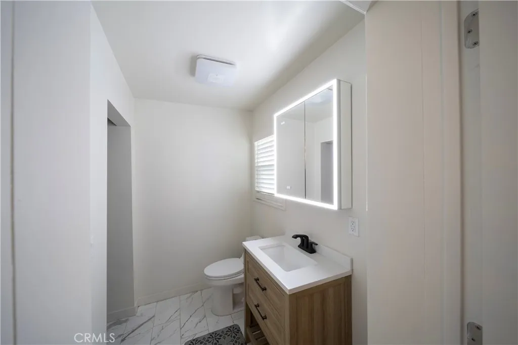 1/2 bath with new W/D