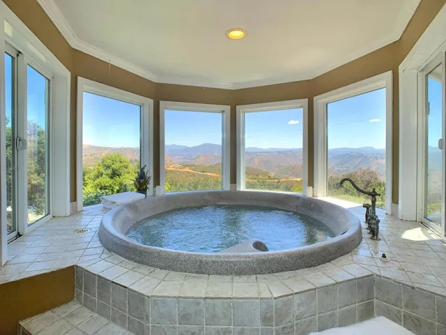 205 Highline Trail, El Cajon, California 92021
