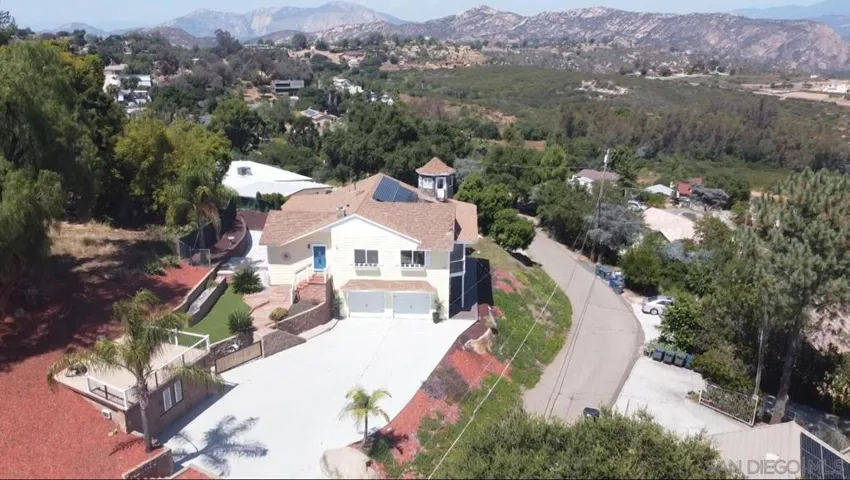 205 Highline Trail, El Cajon, California 92021