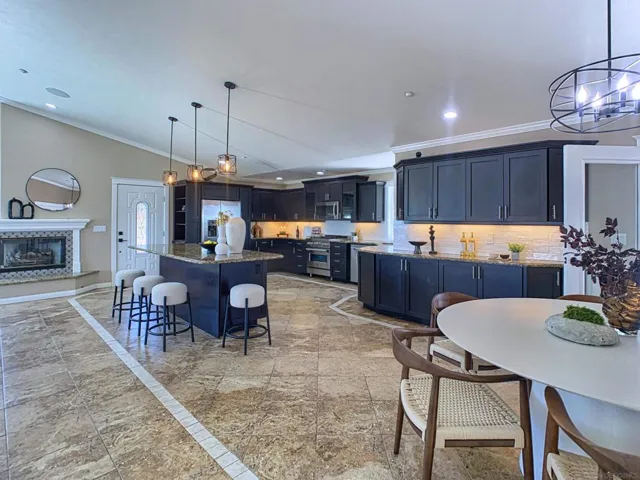 205 Highline Trail, El Cajon, California 92021