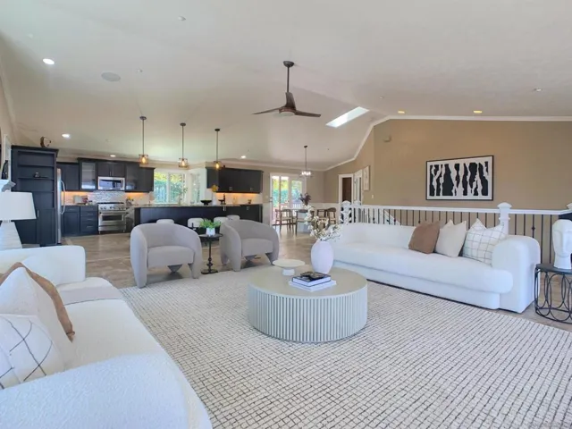 205 Highline Trail, El Cajon, California 92021