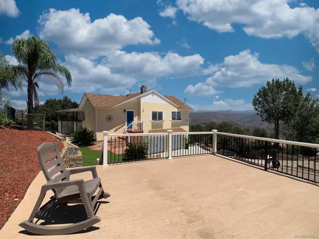 205 Highline Trail, El Cajon, California 92021