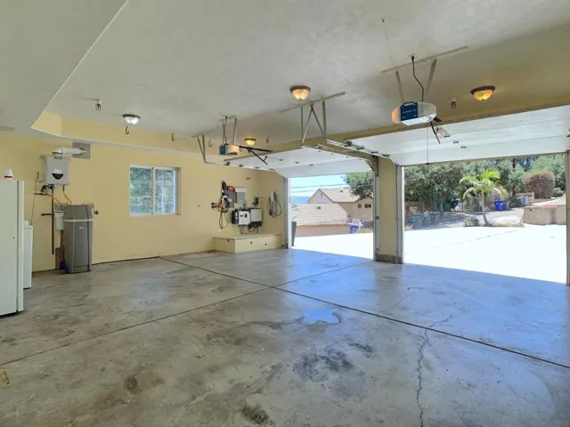 205 Highline Trail, El Cajon, California 92021
