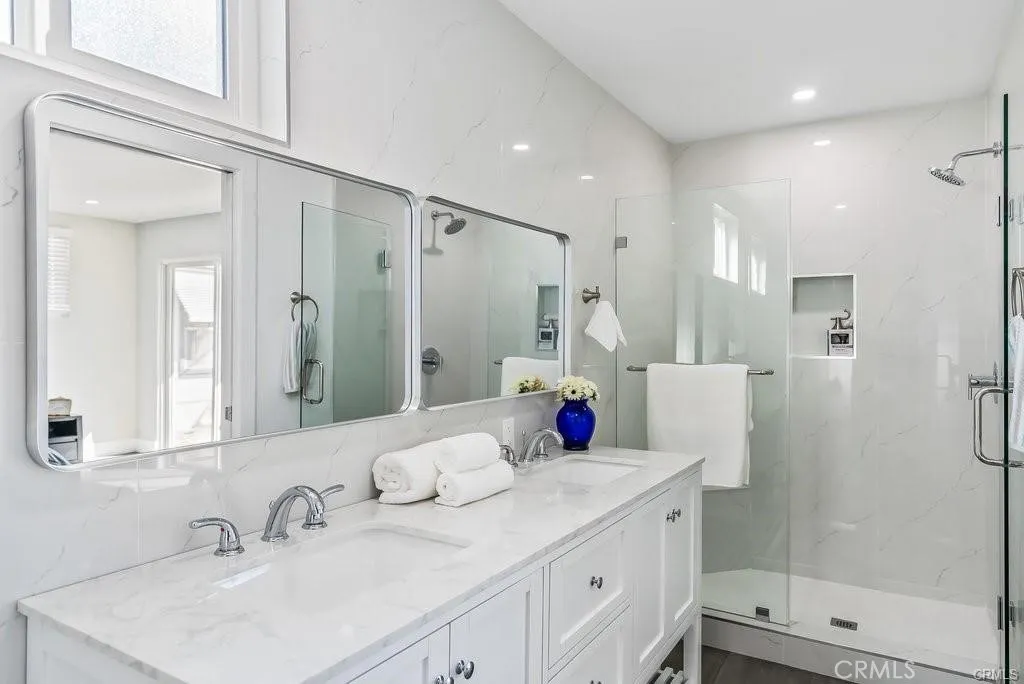 Main Suite Bath