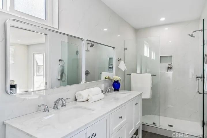 Main Suite Bath