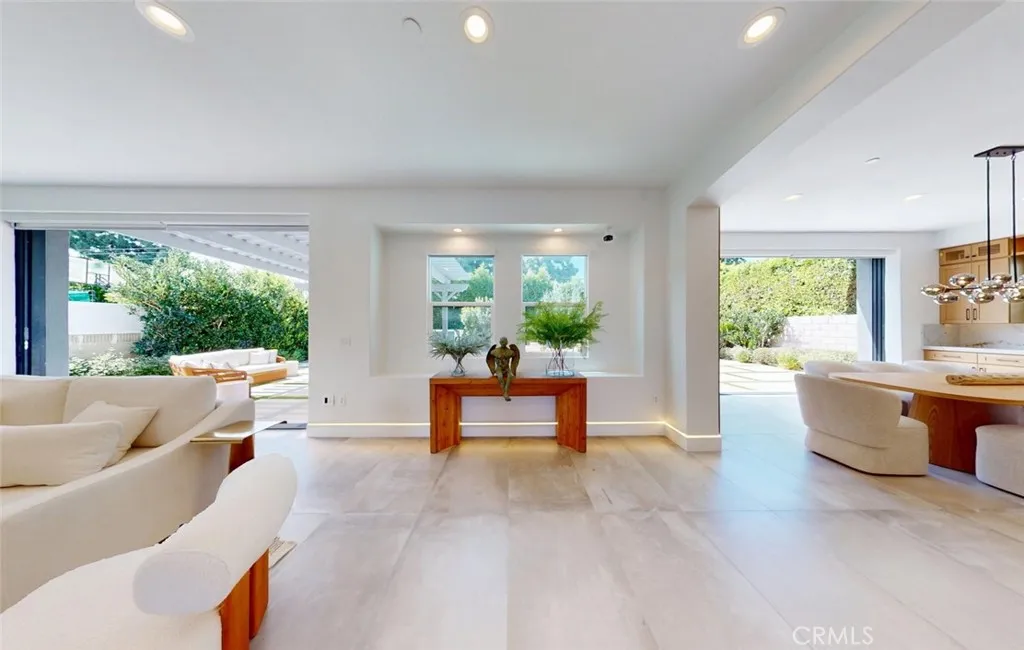 Expansive Entertaining Area