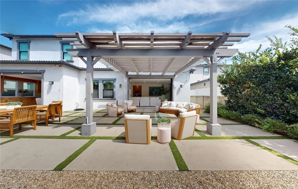 Covered Patio Lounge