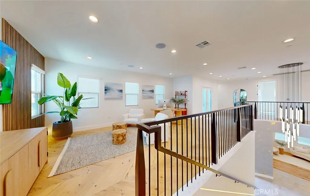 Upper-Level Loft