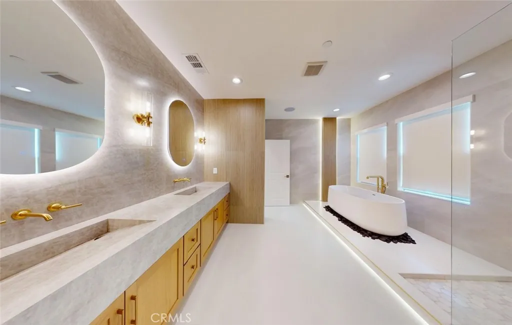 Spa-Inspired Primary Bath
