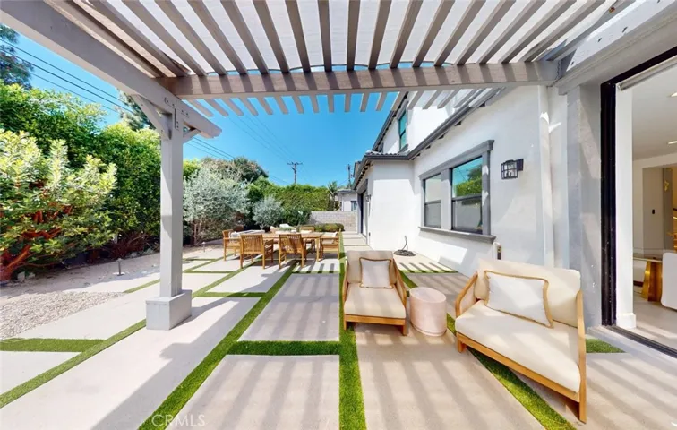 Modern Covered Patio