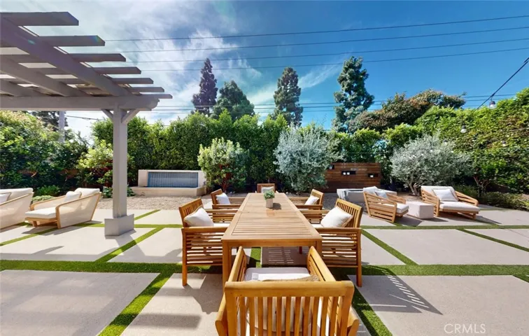Backyard Entertaining Retreat