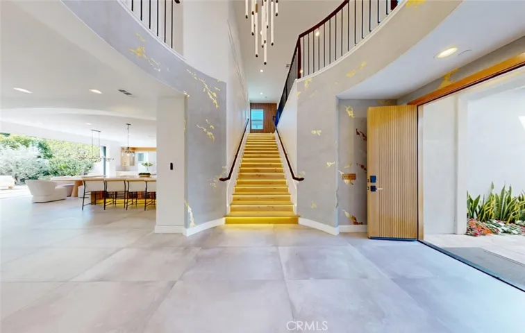 Dramatic Staircase Detail