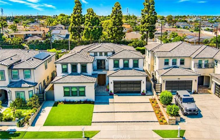 Expansive Estate Exterior