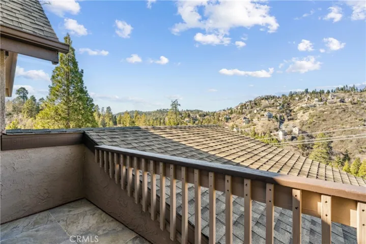 965 Sandalwood Drive, Lake Arrowhead, California 92352