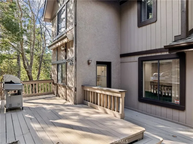 965 Sandalwood Drive, Lake Arrowhead, California 92352