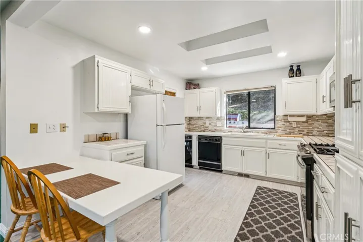 965 Sandalwood Drive, Lake Arrowhead, California 92352